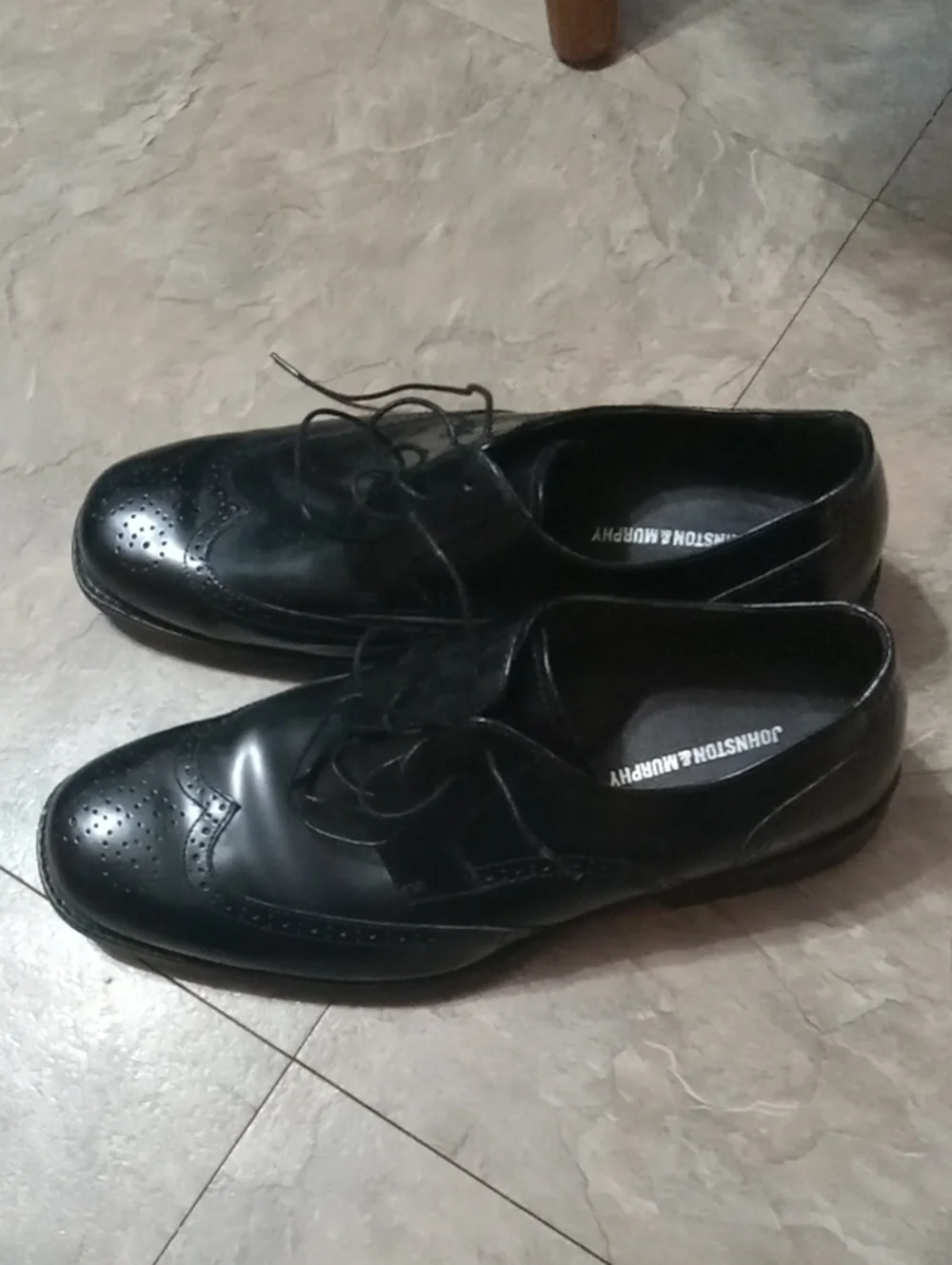 Johnston & Murphy Men's Black Leather Wingtip Oxford